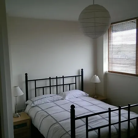 Apartment Crescent Court *